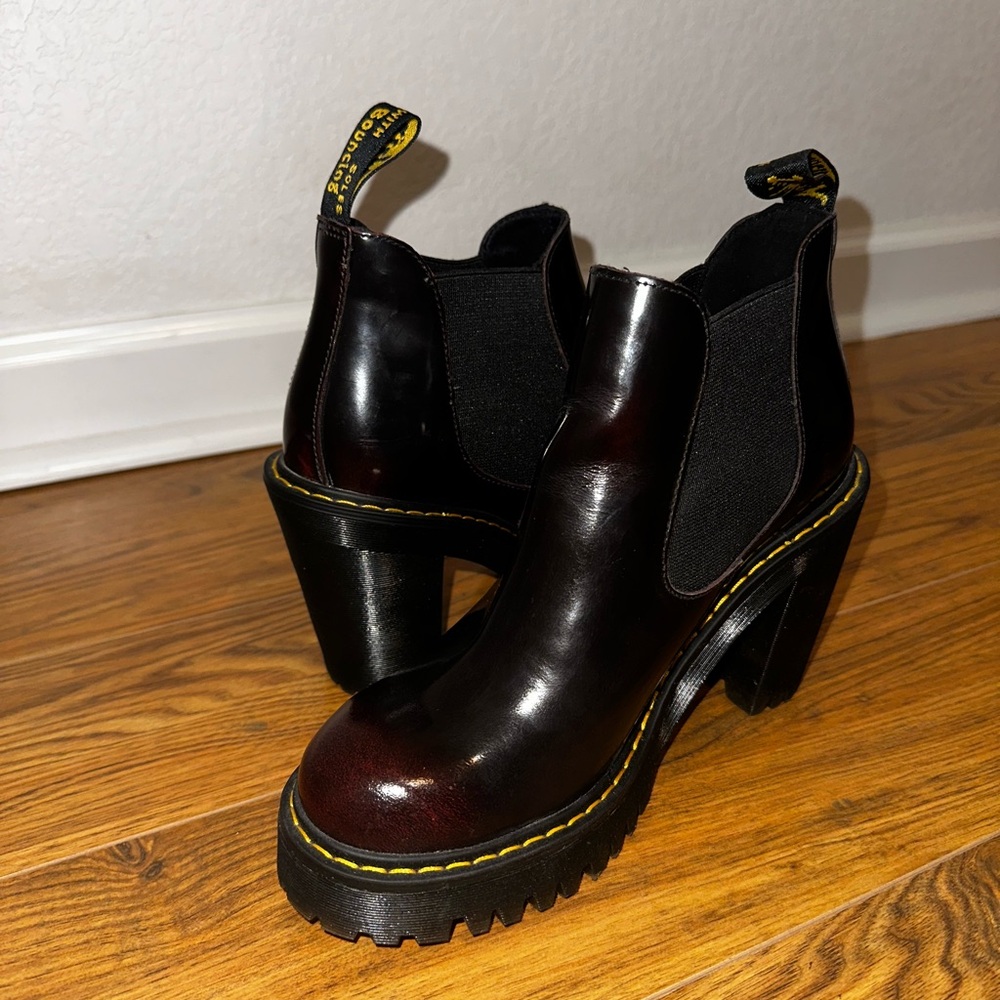 EUC Dr. Martens Hurston Fashion Boot
Size: 6 Womens Color: Cherry Red